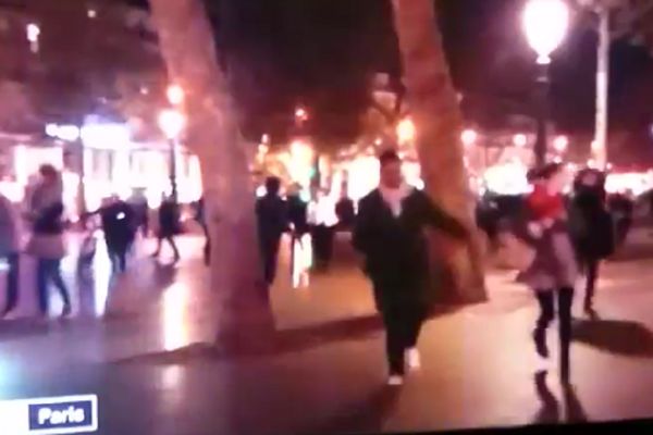 Novo ludilo u Parizu: Pogledajte paniku i stampedo nakon pucnja petarde! (VIDEO)