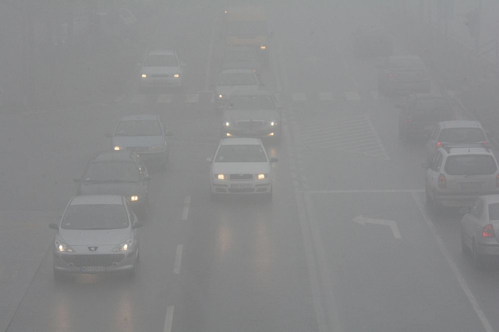 Vidljivost smanjena zbog magle! Vozači, ne brzajte, vidi se do 50 metara! (FOTO)