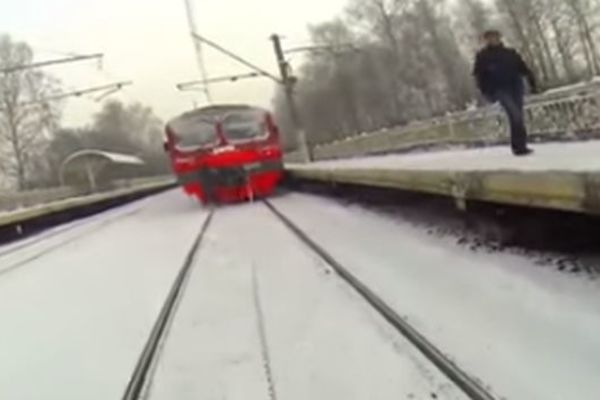 Skijanje na železnički pogon: Da se vozio našim vozom stigao bi do Bara! (VIDEO)
