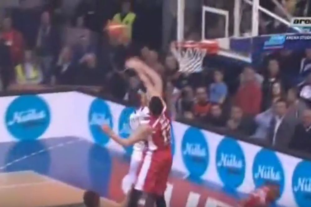 Micić smečovao Koprivicu, Cirbes zalepio Vilijamsa, a onda Murić pogađa sa 9 metara! (VIDEO)