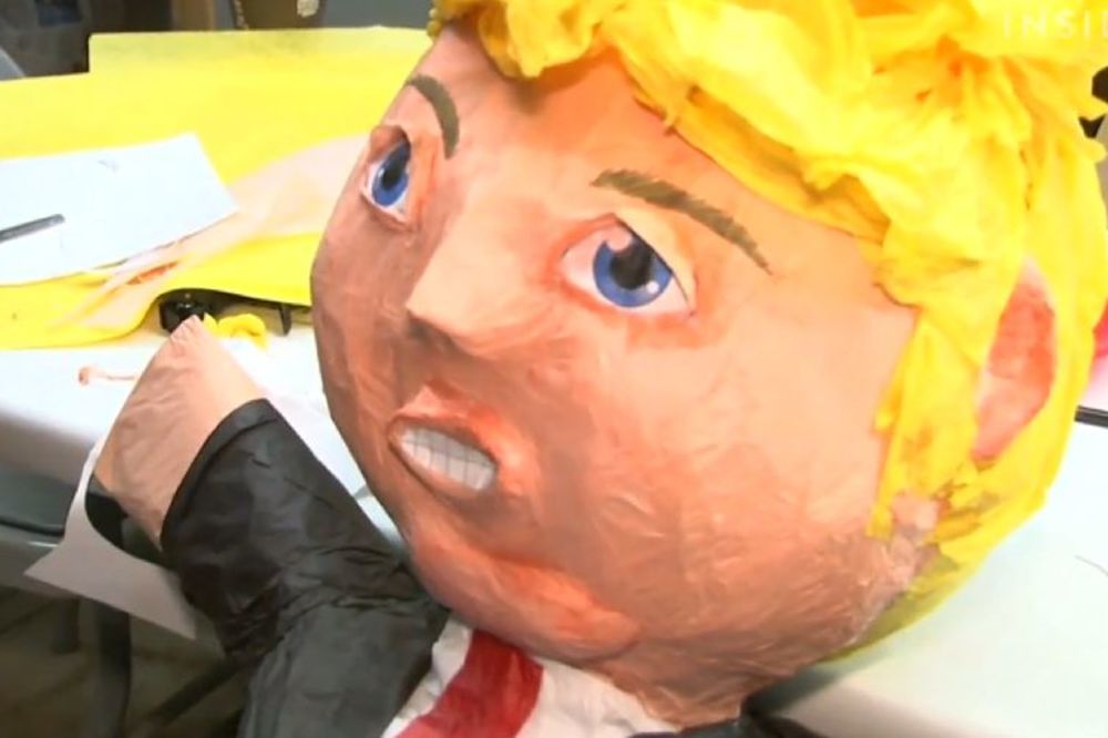 Razbijte Trampa: L.A. poludeo za Donaldovim lutkama! (VIDEO)