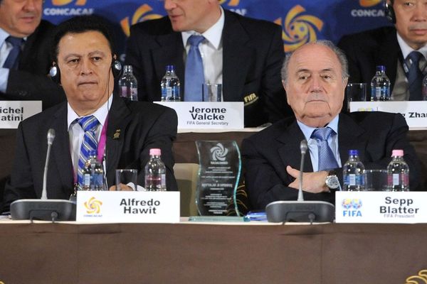 Nema kraja skandalima u svetskoj kući fudbala: Bivši potpredsednik FIFA priznao da je primao mito!