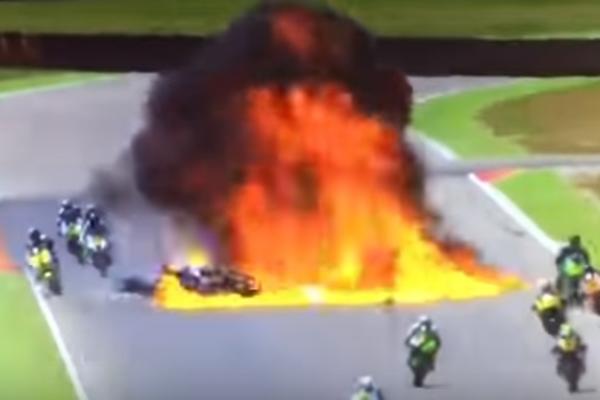 Teška nesreća u Španiji: Vatra progutala vozače posle stravične eksplozije motora! (VIDEO)