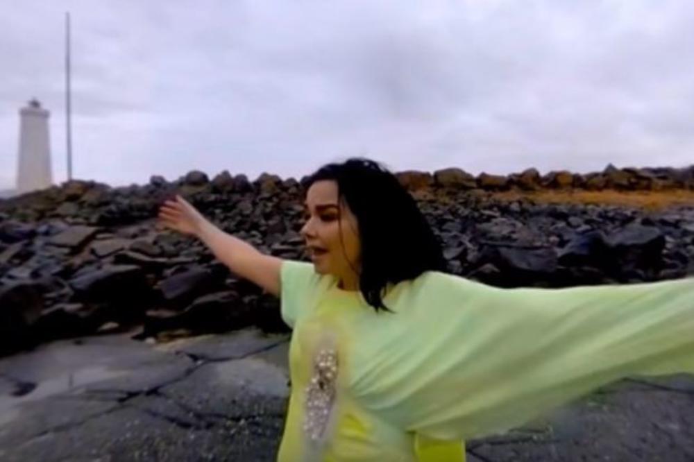 Ona pomera granice: Snimila prvi muzički album u virtuelnoj realnosti (VIDEO)