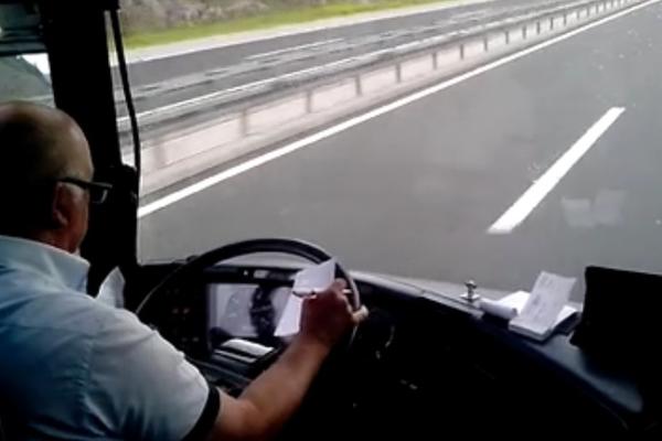 Putnici nisu mogli da veruju šta radi vozač busa u Hrvatskoj, tražili su da izađu (VIDEO)