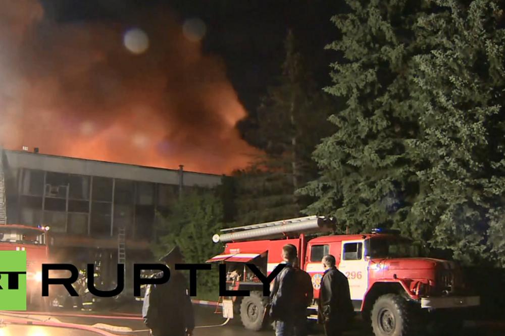 Horor u Moskvi: Radnici fabrike izgoreli u stravičnom požaru! (VIDEO)
