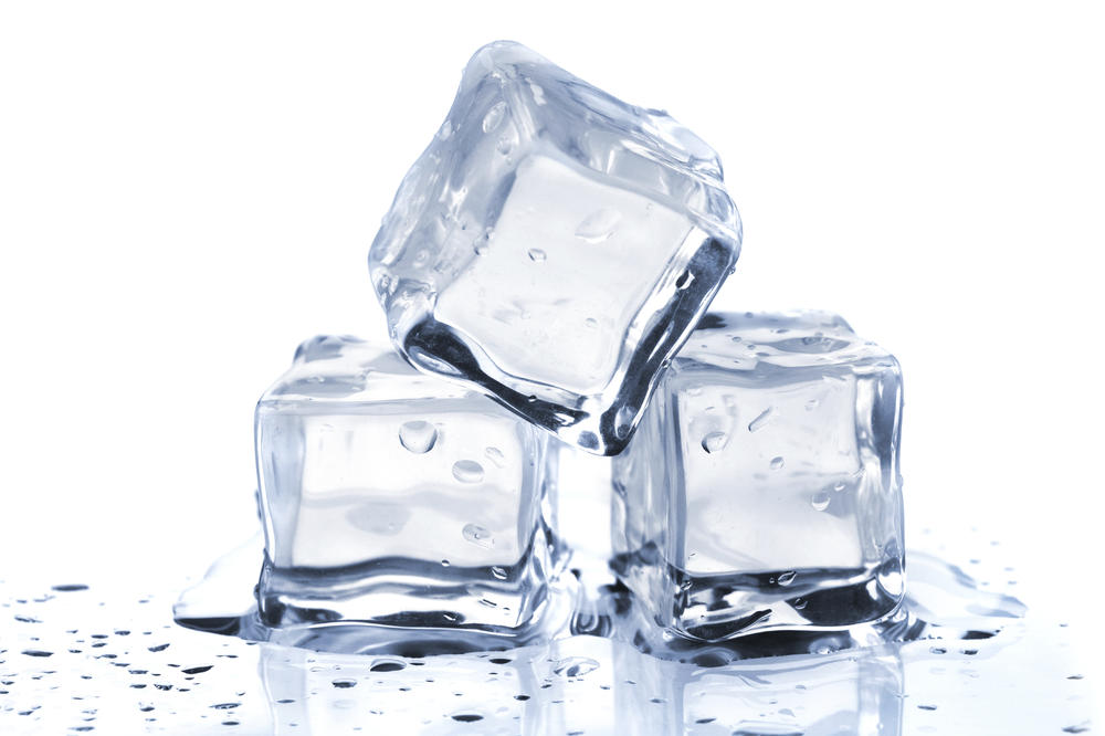 Posle ovoga ćete piti mlaka pića! 3 najveće opasnosti koje se kriju u kockicama leda! (GIF)