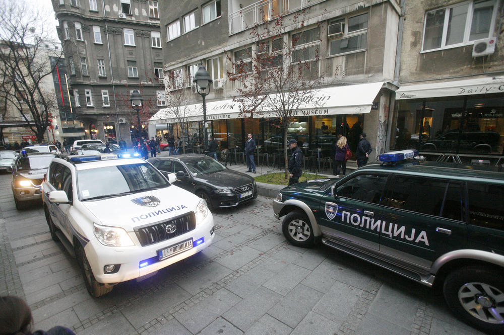 MA KO ĆE TO DA PRIMETI: Ovaj policijski automobil iz Vranja je zbog jedne sitnice postao potpuni hit! (FOTO)