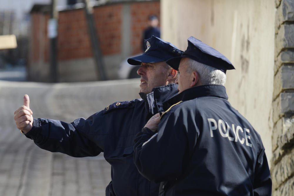 EVAKUISANA AUTOBUSKA STANICA U PRIŠTINI: Policija primila poziv o DOJAVI BOMBE