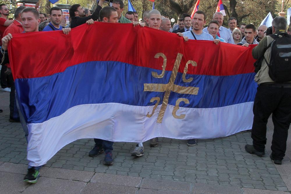 JE*EM TI MAJKU SMRDLJIVU I VAŠLJIVU: Kad si ateista u Srbiji, Srbende te VREĐAJU najgore moguće! (FOTO)