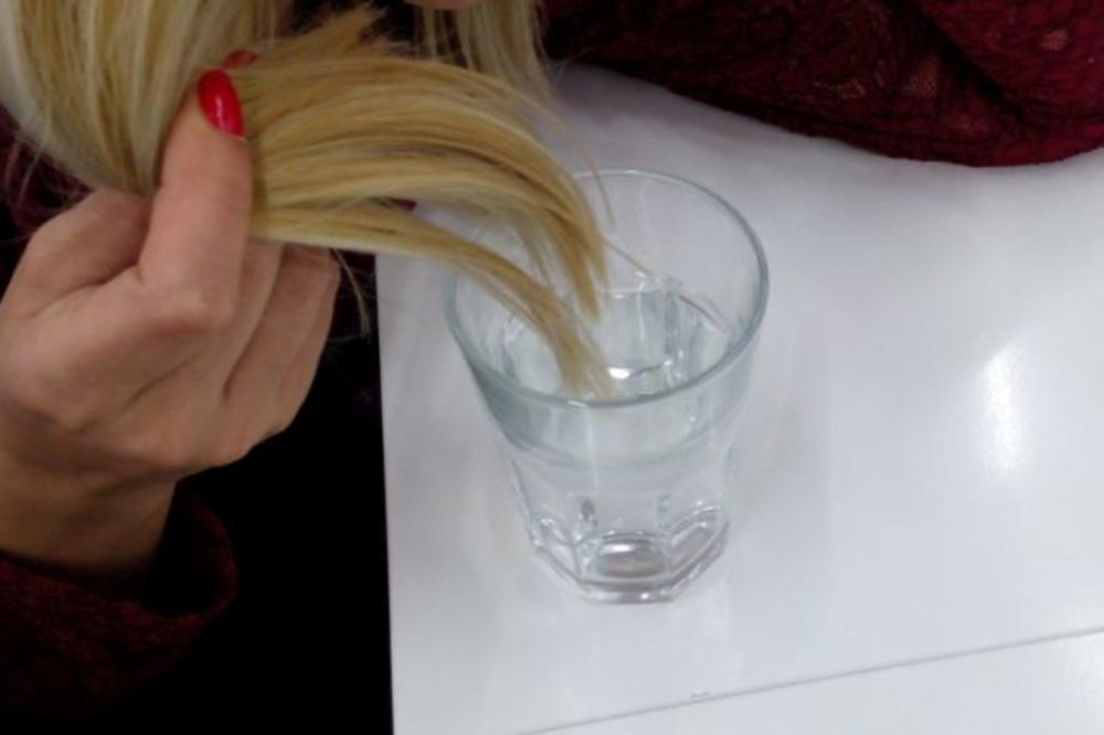 Jednostavan test s čašom vode: Otkrijte koliko je zdrava vaša kosa!