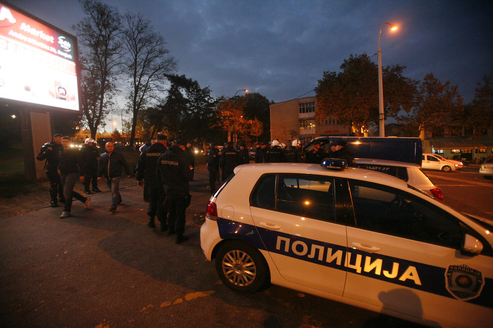 Maskirani muškarci pokušali da otmu petoricu dečaka na putu do škole u Leskovcu!