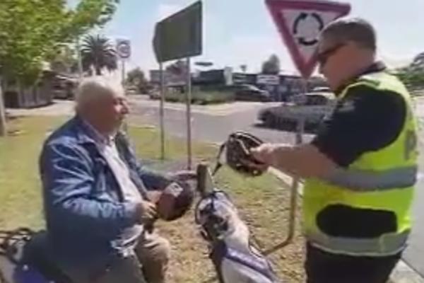NEMOJ ME BA ZAJE*AVATI: Kad se sretnu Bosanac i australijski policajac, dobije se OVO! (VIDEO)