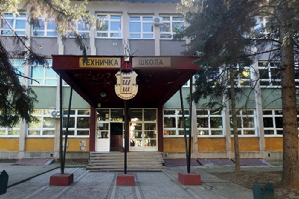 DEČAK NE ZNA ŠTA MU JE BILO! Direktorka škole u Mladenovcu za Espreso otkriva detalje napada na profesorku! (FOTO)