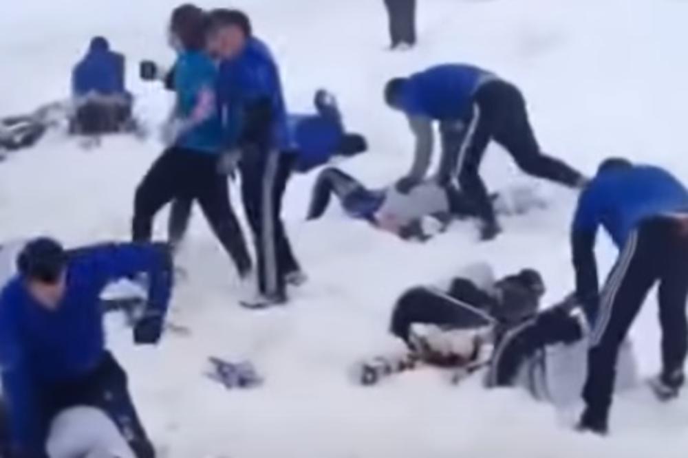ZAKAZANA TUČA: Huligani Dinama i Zenita se brutalno šibali na snegu! (VIDEO)
