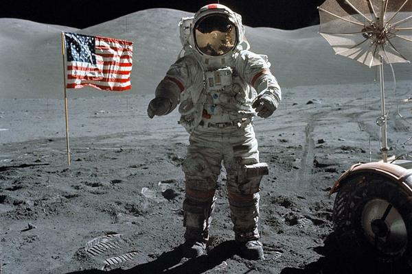 Poslednji je hodao po Mesecu: Preminuo Džin Sernan legenda NASA! (FOTO) (VIDEO)