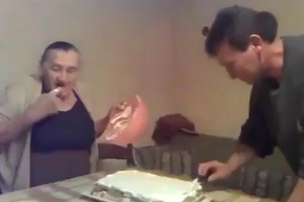 DA SE I MLAĐE GENERACIJE UPOZNAJU S NJOM: Sećate li se bake koja pravi fil za tortu? (VIDEO)
