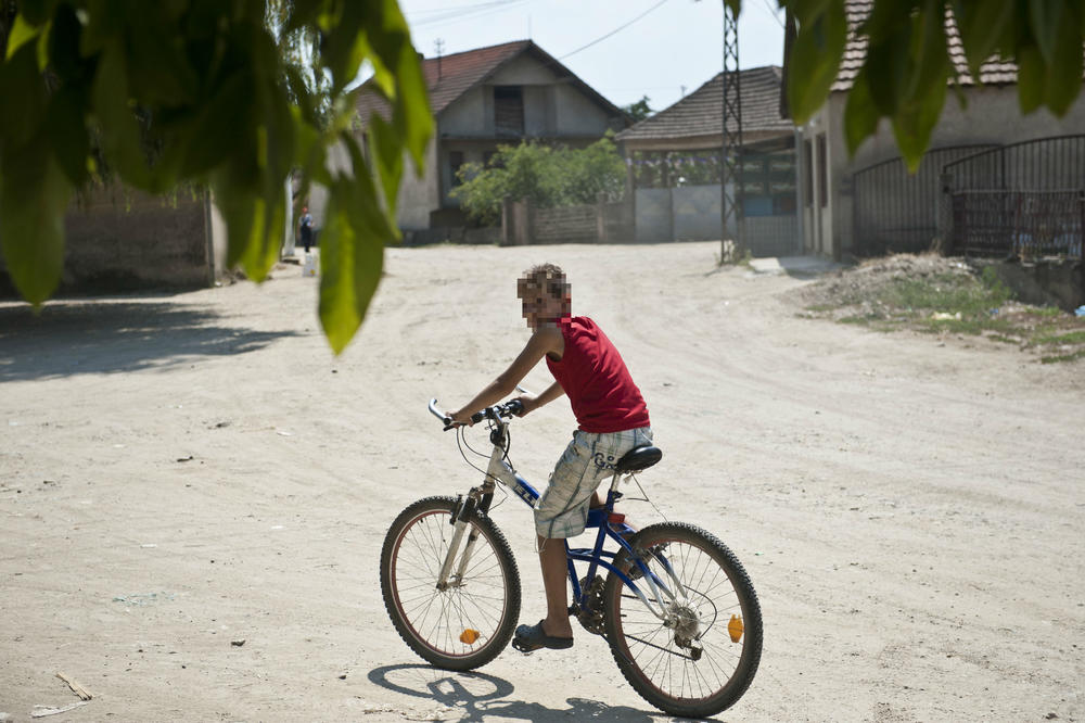 MAJKA IZ KURŠUMLIJE RAZBESNELA JAVNOST: Dete mi je palo sa bicikla, a moram da platim 50.000 dinara (FOTO)
