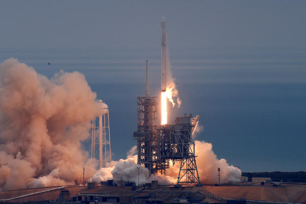 Svemirska raketa prvi put lansirana sa privatne lokacije!