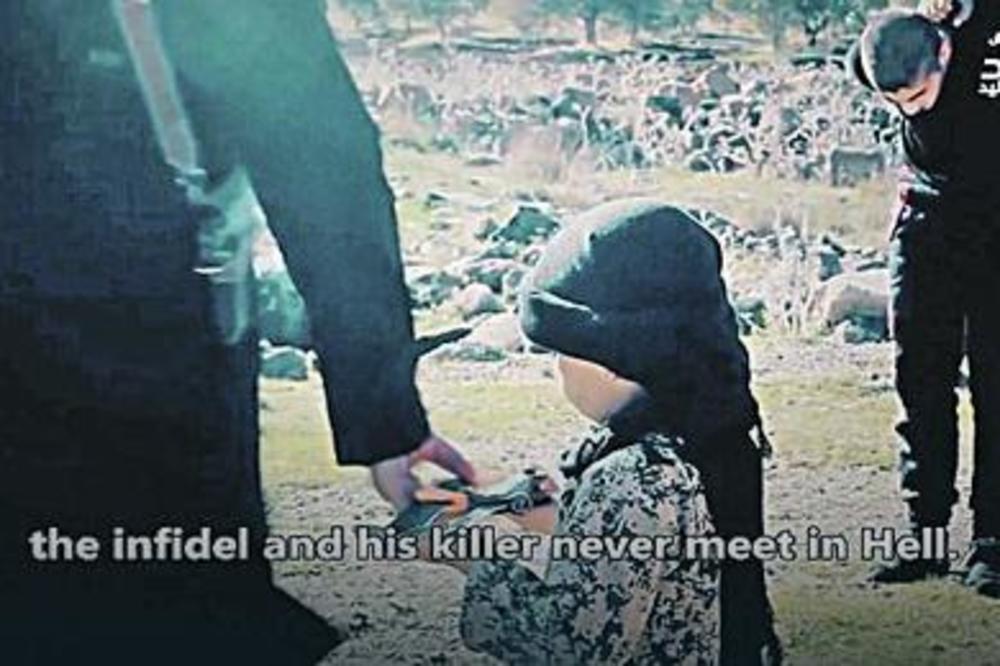 ON IMA 6 GODINA i ubija ljude za ISLAMSKU DRŽAVU: Naježićete se kada vidite ovo dete ubicu! (VIDEO)