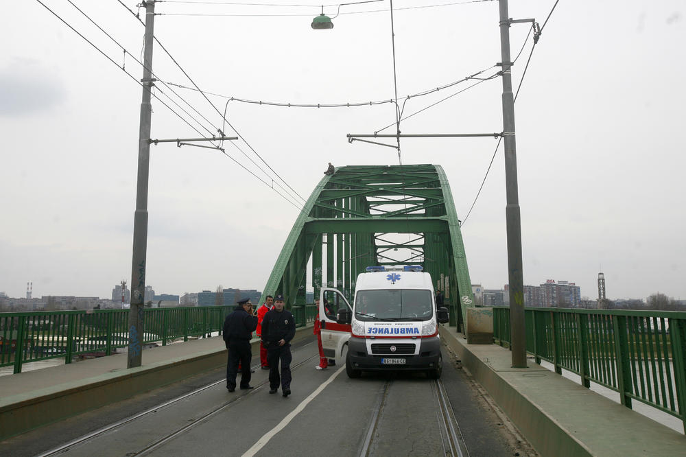 STRAŠNO Muškarac umro kod tramvajskog mosta!