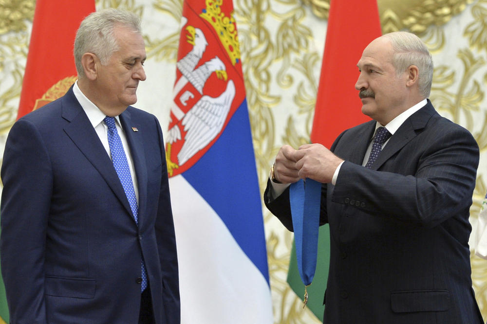 I TOMA DOBIO ORDEN!  Lukašenko uručio Nikoliću znamenito priznanje! (FOTO) (VIDEO)