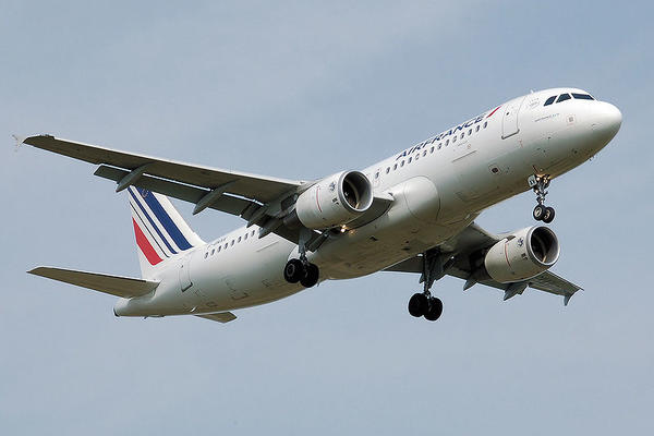 Drama na nebu iznad Francuske: Avion Air France objavio uzbunu pošto ga je pogodila munja