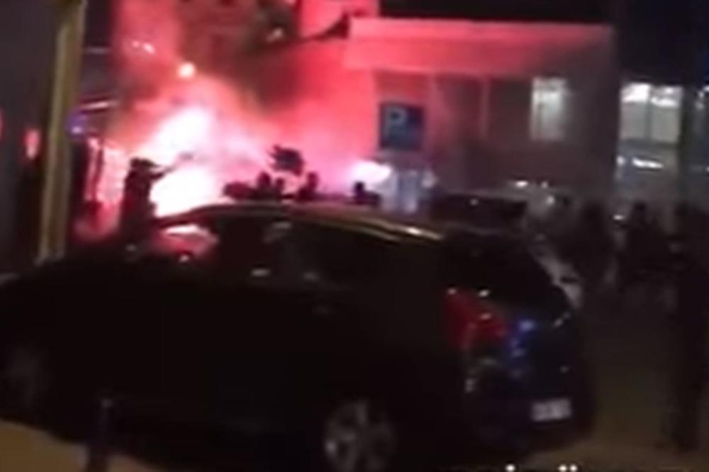 NAVIJAČKI OKRŠAJ BAKLJAMA: Turski huligani opet napali ultrase Olimpijakosa u Istanbulu! (VIDEO)