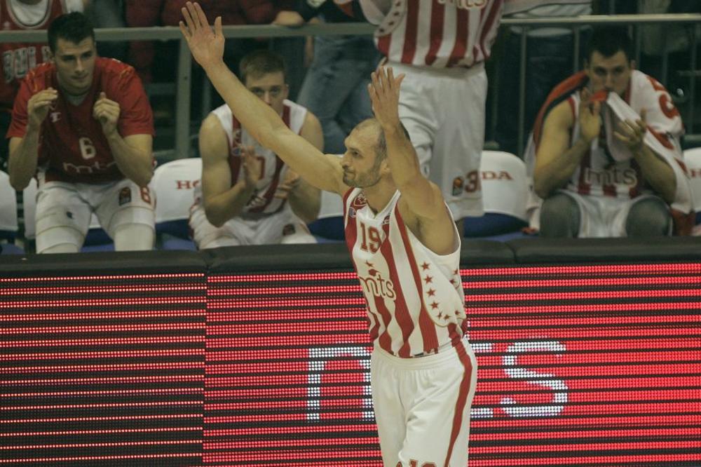 NOVI JAK UDARAC ZA SAŠU ĐORĐEVIĆA: Simonović ne može da igra na Eurobasketu? (FOTO)