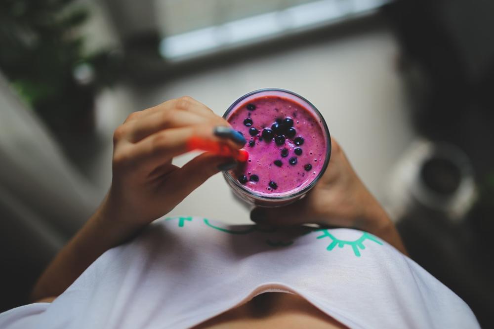 Smanji malo! Zašto je voćni jogurt BOMBA za vaš organizam? (FOTO) (GIF)