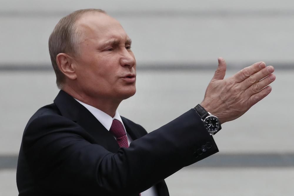 Mekejn: Putin hteo da zbaci vladu "lepe, male" Crne Gore