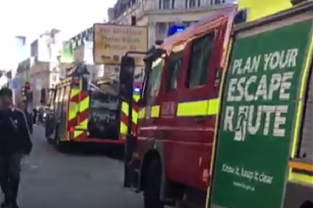 HAOS U LONDONU: Požar u metrou, putnici panično beže, svi polasci otkazani! (FOTO) (VIDEO)