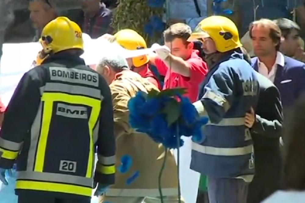 TRAGEDIJA U PORTUGALU: Na grupu ljudi palo drvo, 11 stradalih! (VIDEO)
