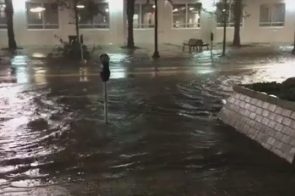 IRMA JE NAPRAVILA HAOS, UGROŽENO 880.000 LJUDI! Hitna evakuacija u Džeksonvilu zbog poplava! (VIDEO)