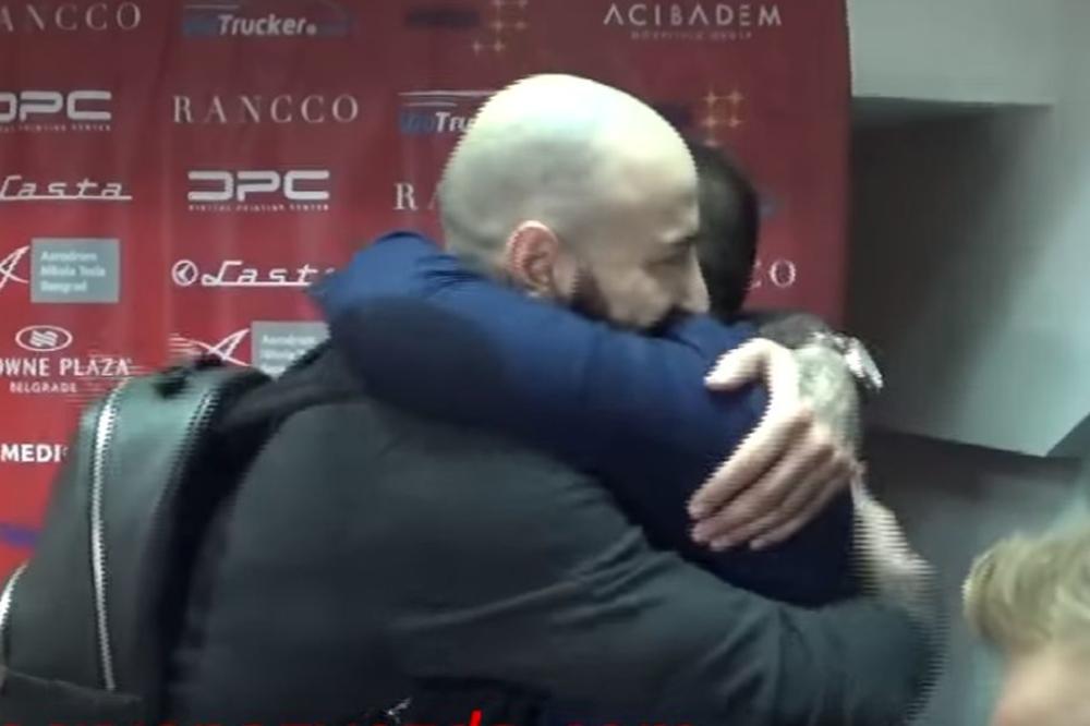 Dejan Milojević je prišao Peri Antiću s leđa: Izljubili su se kao braća, a Zvezdin košarkaš ga je podsetio na šibanje u derbijima! (VIDEO)