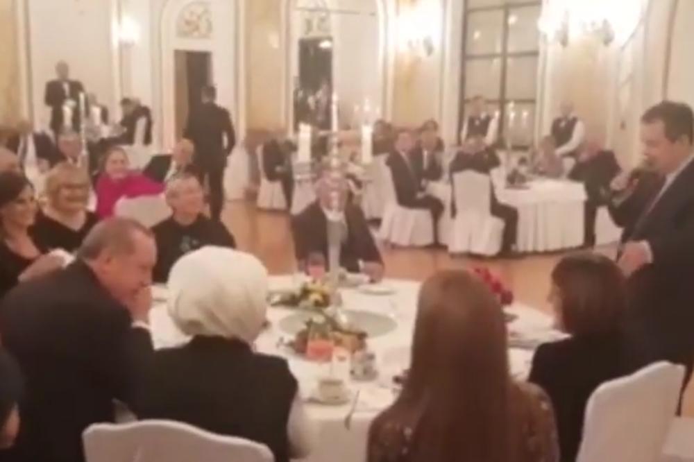 IVICA DAČIĆ GLAVNA VEST I U TURSKIM MEDIJIMA: Evo kako su oni videli solistički nastup našeg ministra! (VIDEO)