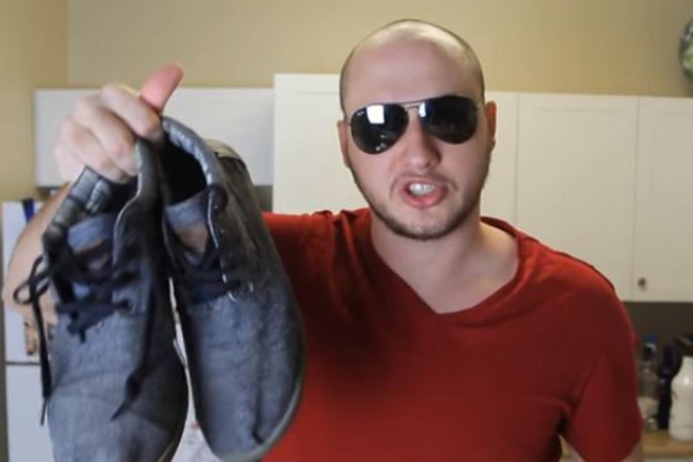 PA GENIJALNO: Cipele će vam postati OTPORNE NA VODU uz ovaj neverovatan trik! (VIDEO)