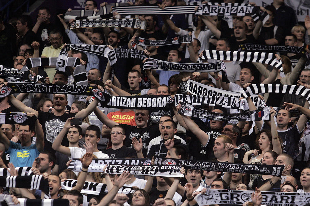 Partizanov Amer kupio srca! Grobari su najbolji navijači na svetu! (VIDEO)