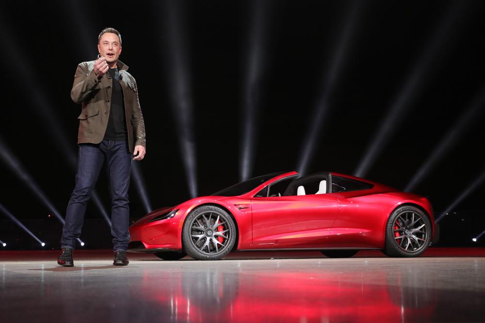 TESLA IDE NA MARS: Ilon Musk najavio slanje nove rakete na CRVENU PLANETU, u njoj će biti i novi Roadster!