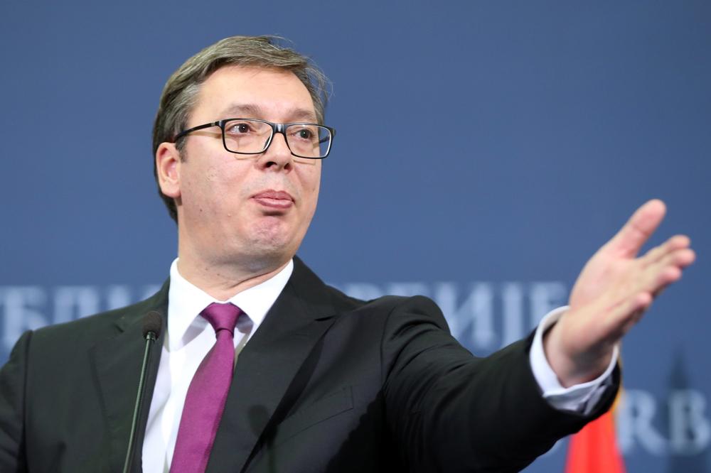 Vučić prvi put progovorio o spaljenim kućama svog oca u Bosni: Glava me zaboli kakve gluposti slušam... (FOTO)