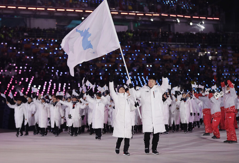 Zajednički defile južnokorejskih i severnokorejskih sportista na svečanom otvaranju Zimskih olimpijskih igara