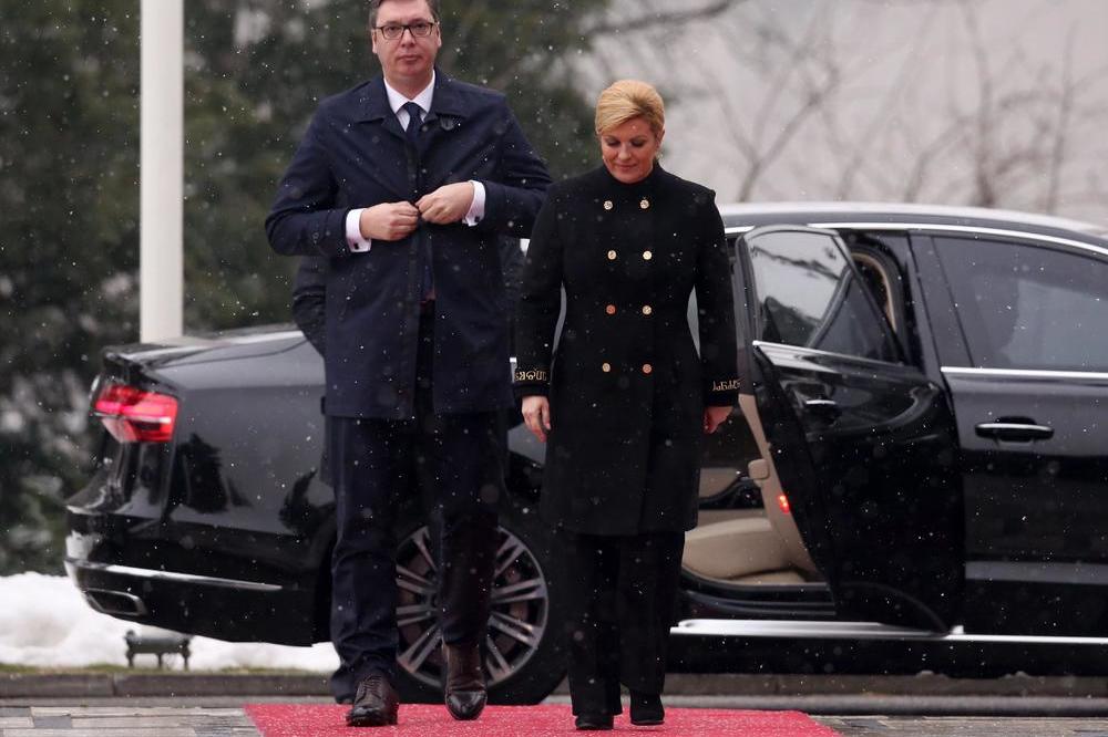 POKLON OD POLA MILIONA EVRA: Evo od koga je predsednik Vučić dobio automobil koji je izazvao VELIKU PAŽNJU