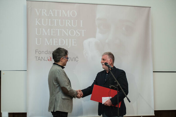 Ivanu Medenici uručena je nagrada za doprinos afirmisanju kulture i umetnosti u medijima Fondacije Tanja Petrović