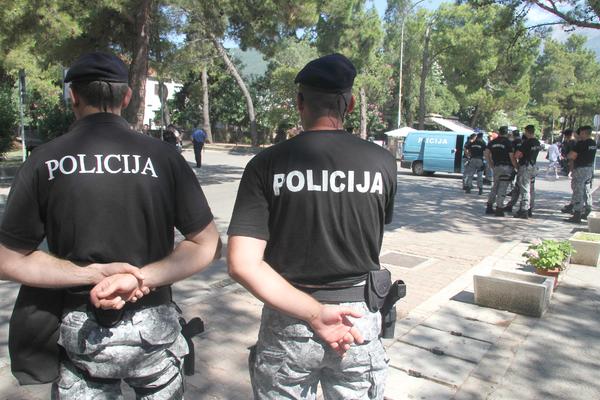 DEVOJČICA (14) NIJE SAMA PRODAVALA HEROIN: Drugi DILER je njen OTAC! Crnogorska policija ne pamti ovakav slučaj!