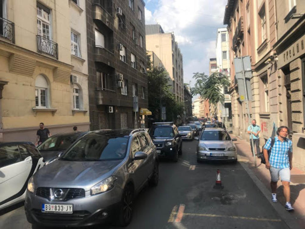 Kolaps u Vlajkovićevoj ulici, kolona sve do Makedonske  