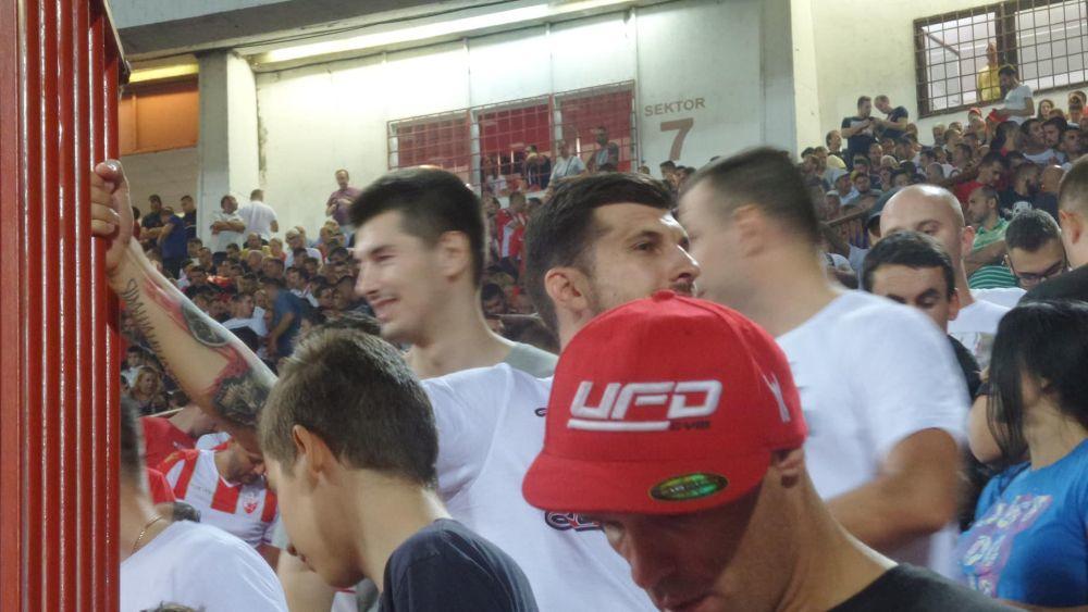 Luka Mitrović među navijačima Zvezde  
