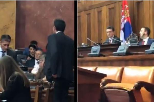 MARTINOVIĆ NAREĐUJE ARSIĆU DA NASTAVI SEDNICU IAKO NEMA KVORUMA! Opozicija objavila video iz skupštinske sale!