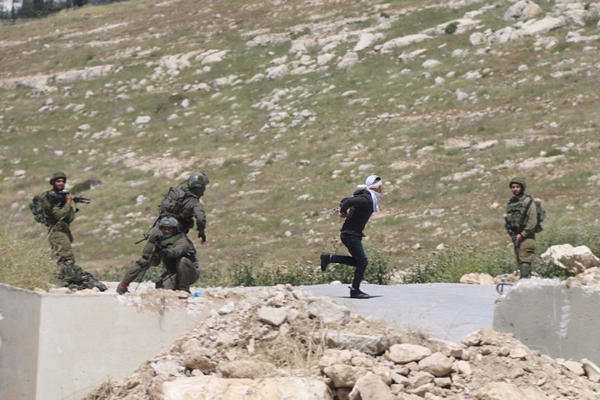 ZVERSTVA IZRAELSKE VOJSKE: U obe noge su upucali dečaka (15) kojem su oči i ruke bile VEZANE (VIDEO)