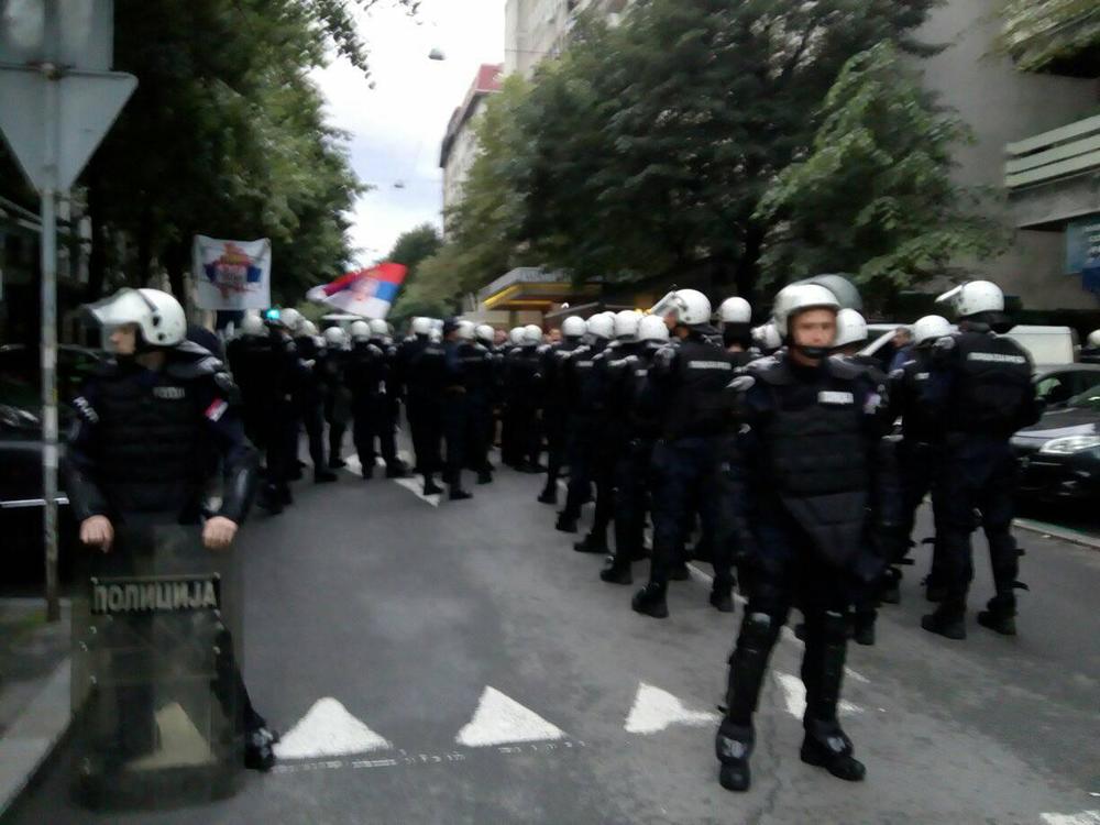 Kordon policije  blokirao Birčaninovu  