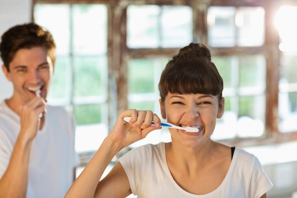STRUČNJACI OTKRIVAJU: Pranje zuba PRE ili POSLE doručka? Večito pitanje, JEDAN tačan odgovor, SPASITE SVOJE ZUBE!